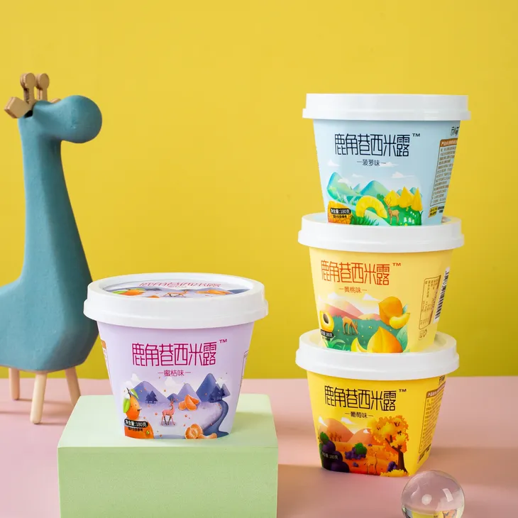 Tapioca dessert cup with lid